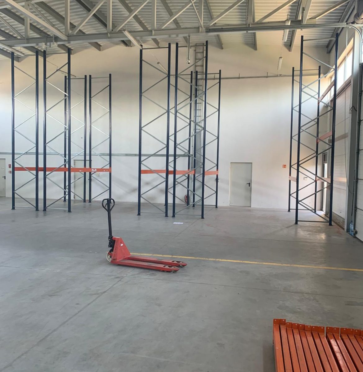 Realizacja regałów paletowych Białystok - MS Regały magazyn hurtowni OMI osiedle Fasty Regały paletowe Białystok osiedle Fasty - gotowy magazyn OMI Opakowania MS Regały Podlasie