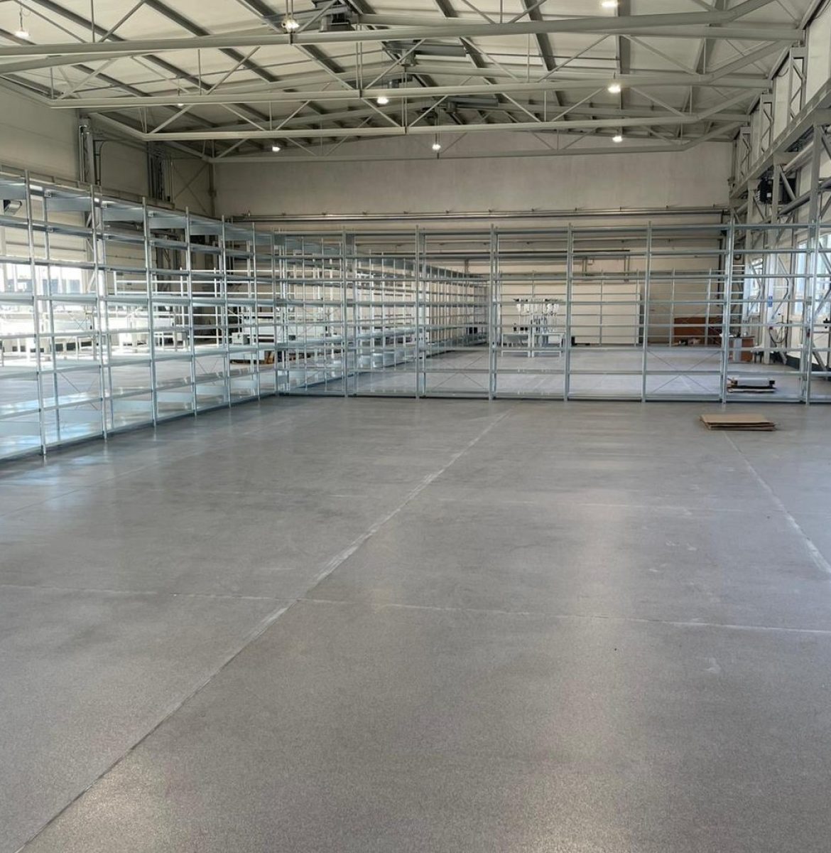 Montaż regałów półkowych Płock - system galwanizowany AMATECH MS Regały Regały półkowe 3000mm galwanizowane AMATECH Płock - montaż MS Regały 41 regałów w ciągu