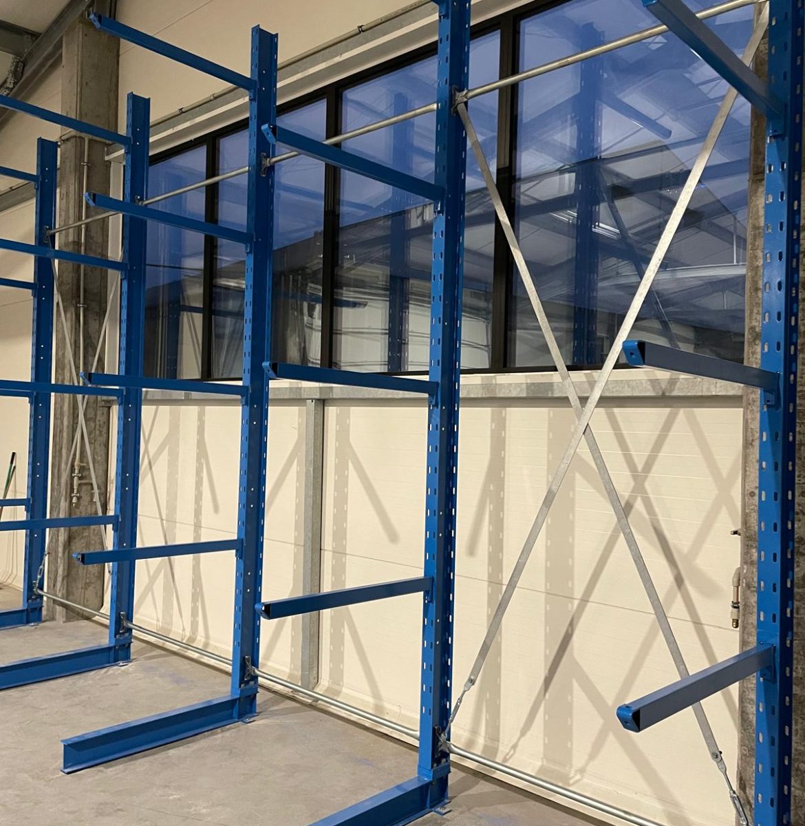 Regały wspornikowe kotwione Sochonie - zakład Alka Pro stolarki aluminiowej MS Regały System regałów wspornikowych kotwionych Sochonie Alka Pro konstrukcje aluminiowe MS Regały Podlasie