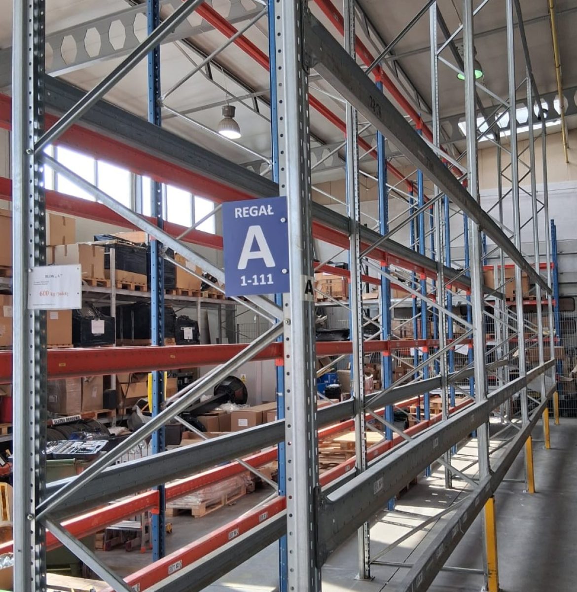 Regały paletowe z odbonicami słupów BIT SA Białystok Elewatorska 29 magazyn techniczny MS Regały infrastruktura krytyczna